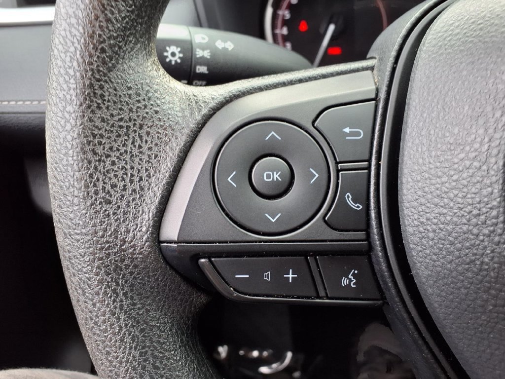 Used 2025 Toyota RAV4 LE AWD/4WD image 14
