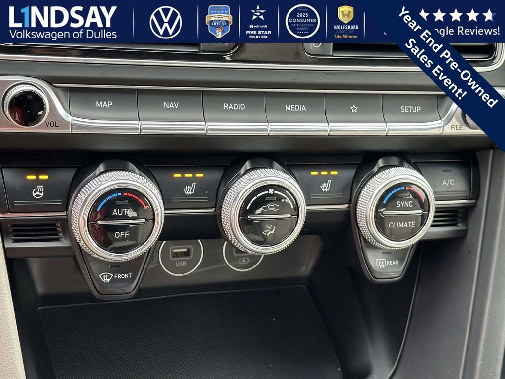 Used 2023 Genesis G70 2.0T image 18