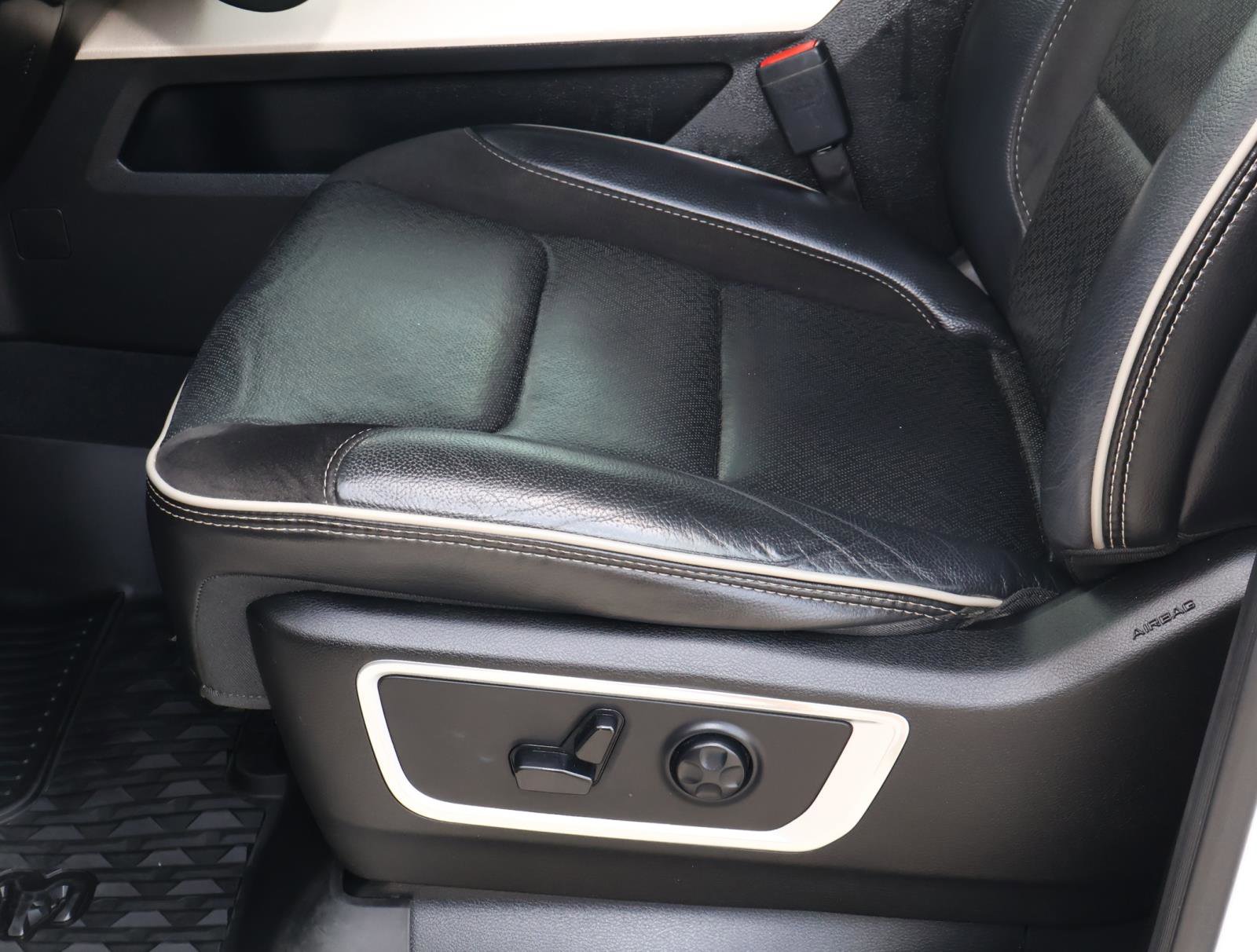Used 2019 RAM 1500 Laramie RWD image 15