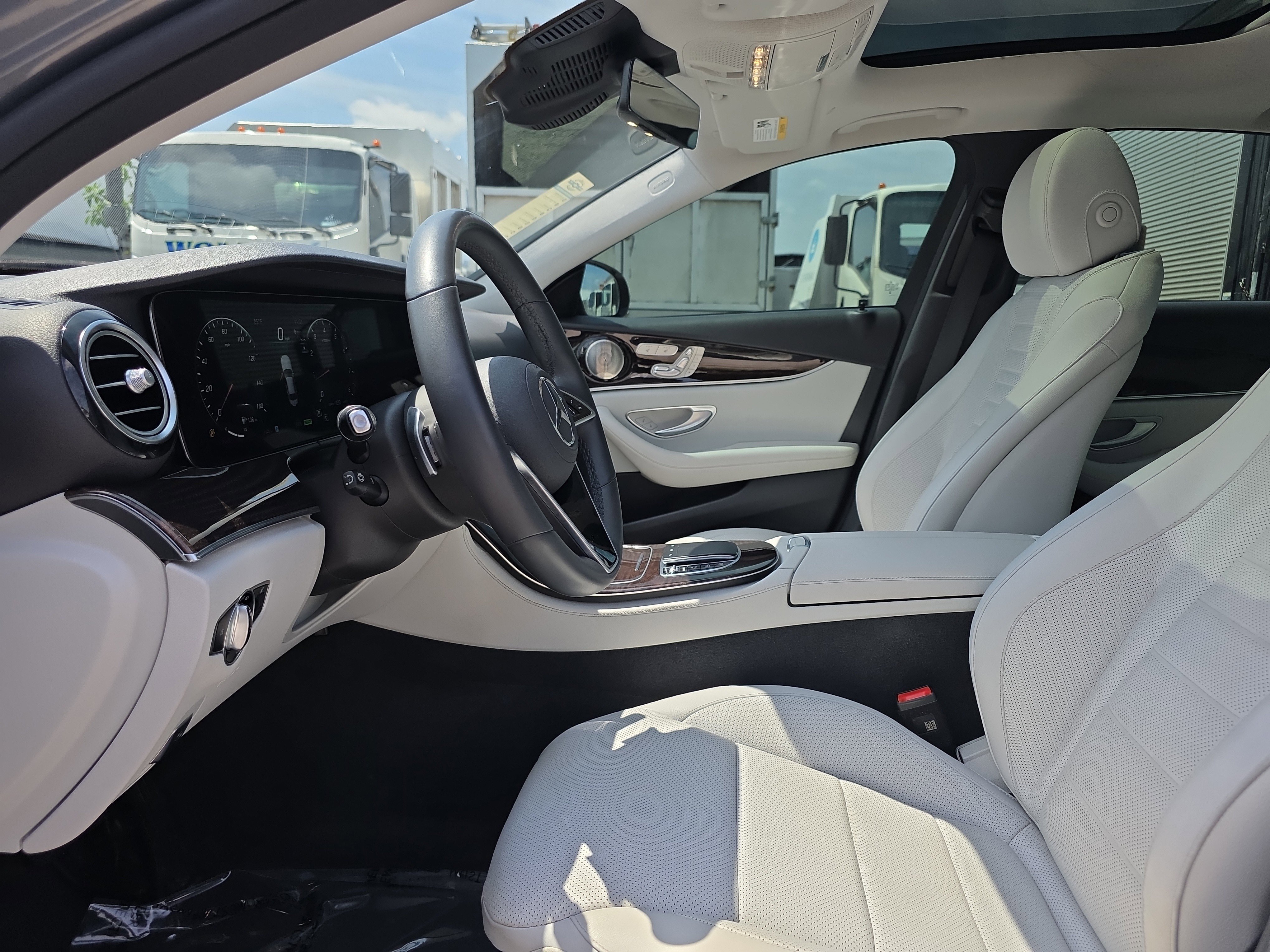 Used 2023 Mercedes-Benz E 450 4MATIC Sedan image 25
