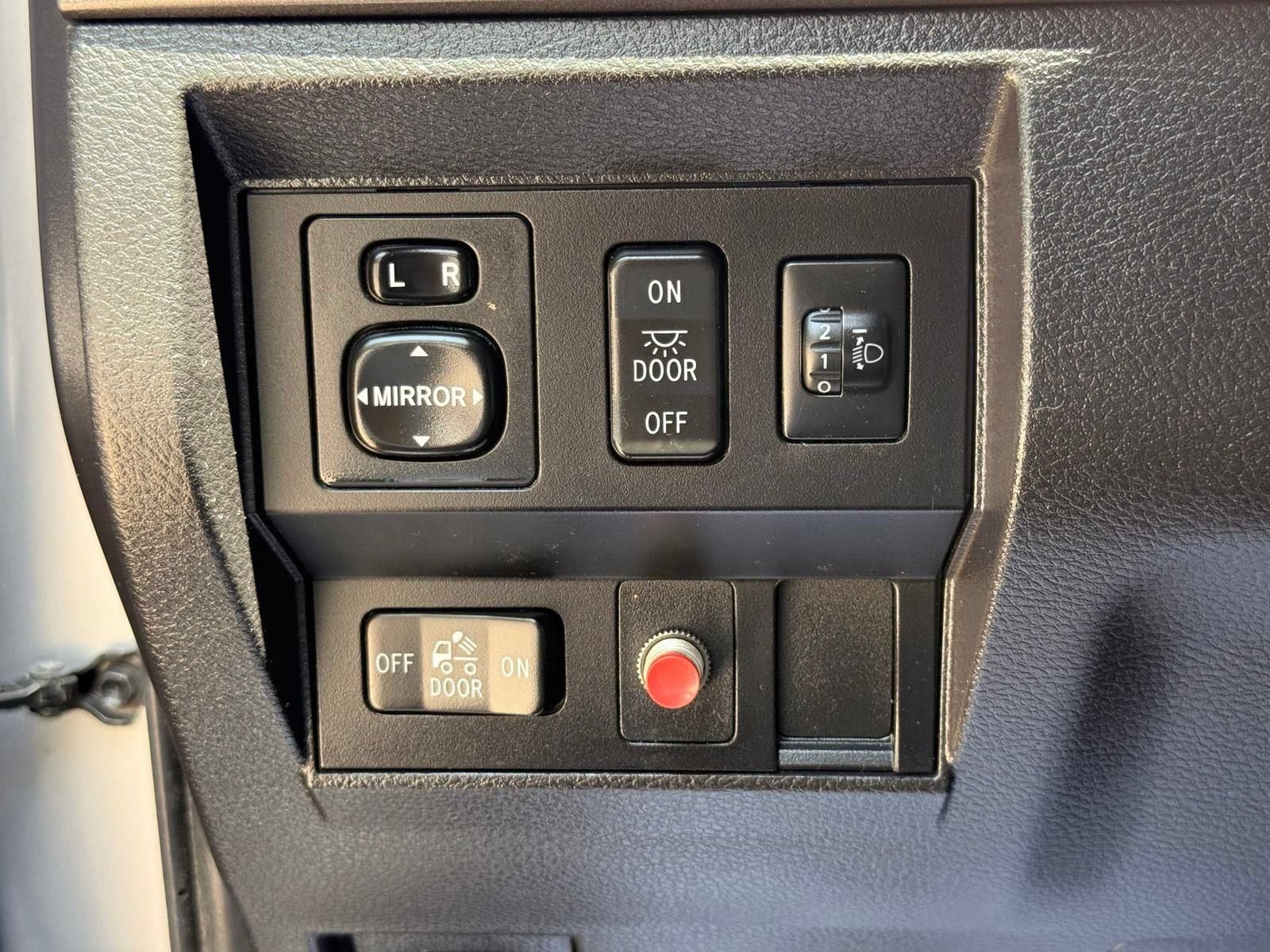 Used 2016 Toyota Tundra SR5 w/ SR5 Upgrade Package RWD image 33