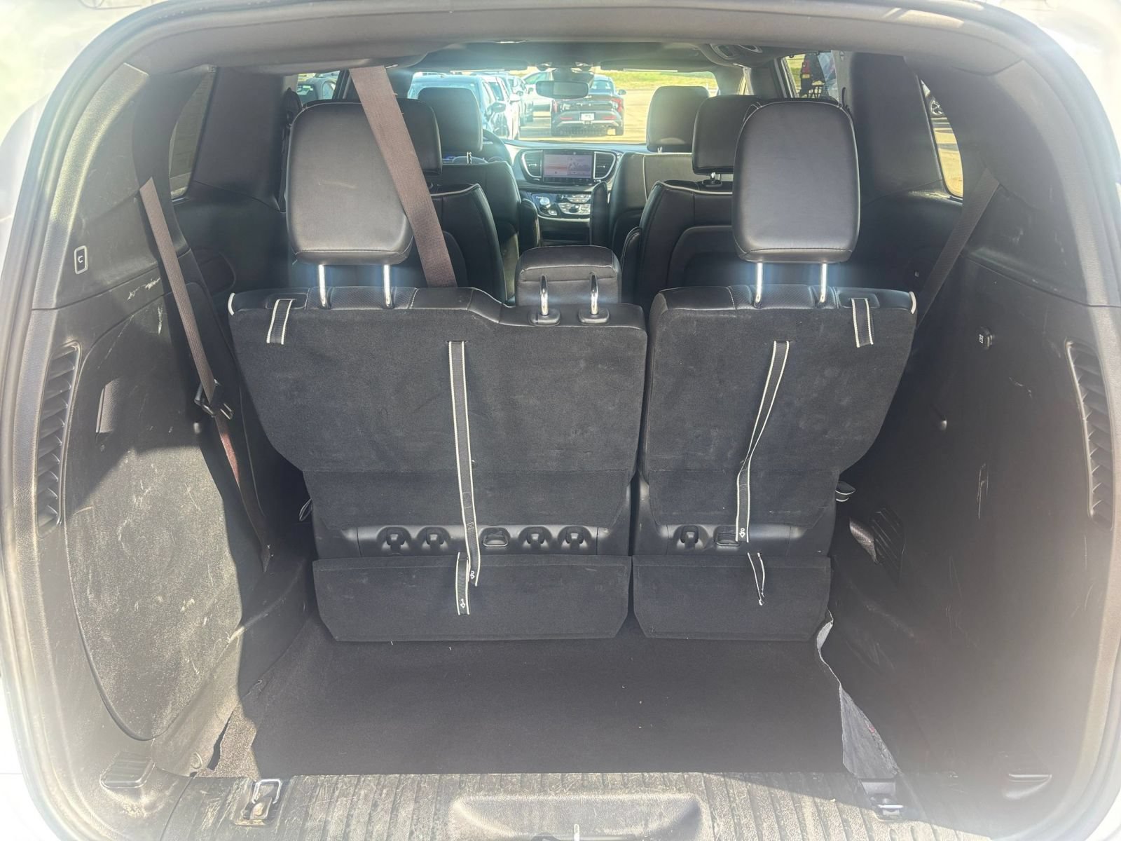 Used 2025 Chrysler Pacifica Limited FWD image 35