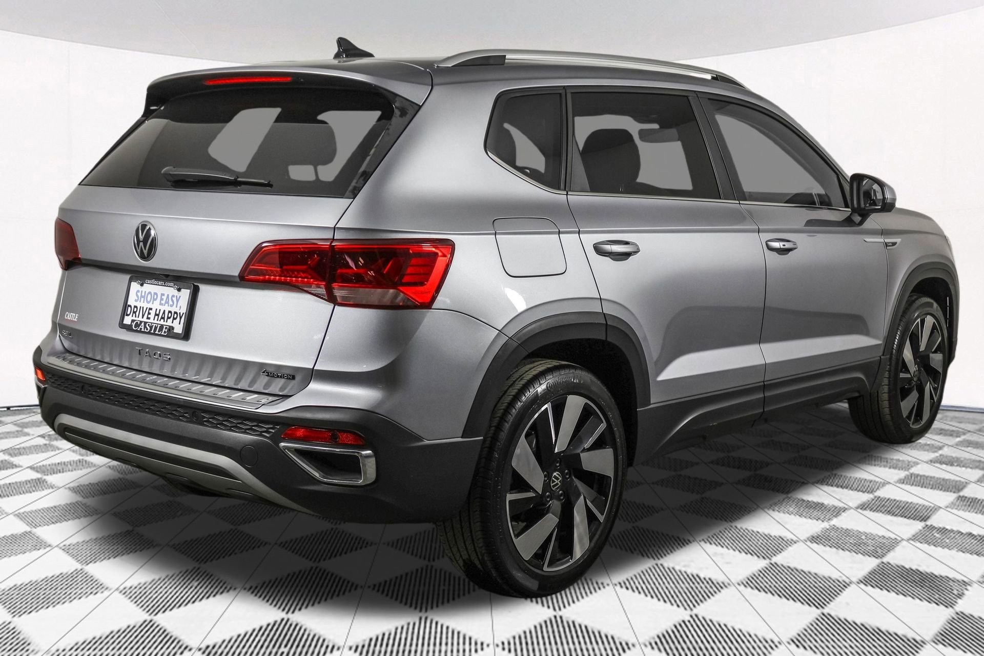 Certified 2024 Volkswagen Taos SEL image 18