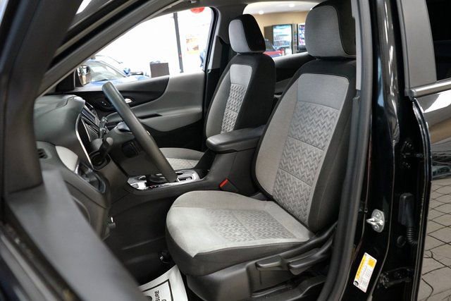 Used 2023 Chevrolet Equinox LS w/ Driver Confidence II Package image 2