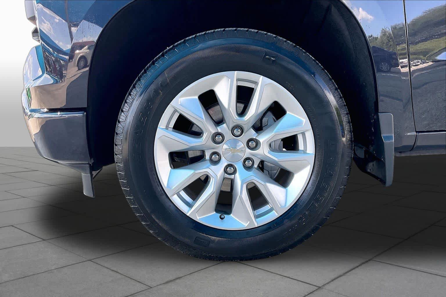 Used 2023 Chevrolet Silverado 1500 Custom RWD image 11