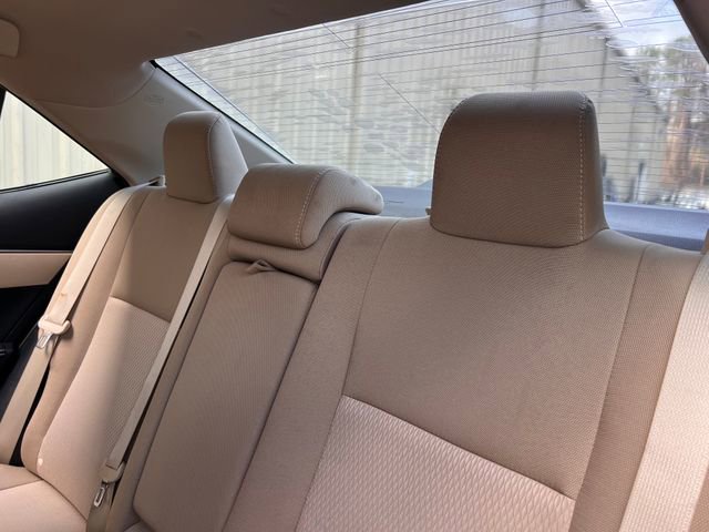 Used 2015 Toyota Corolla LE image 19