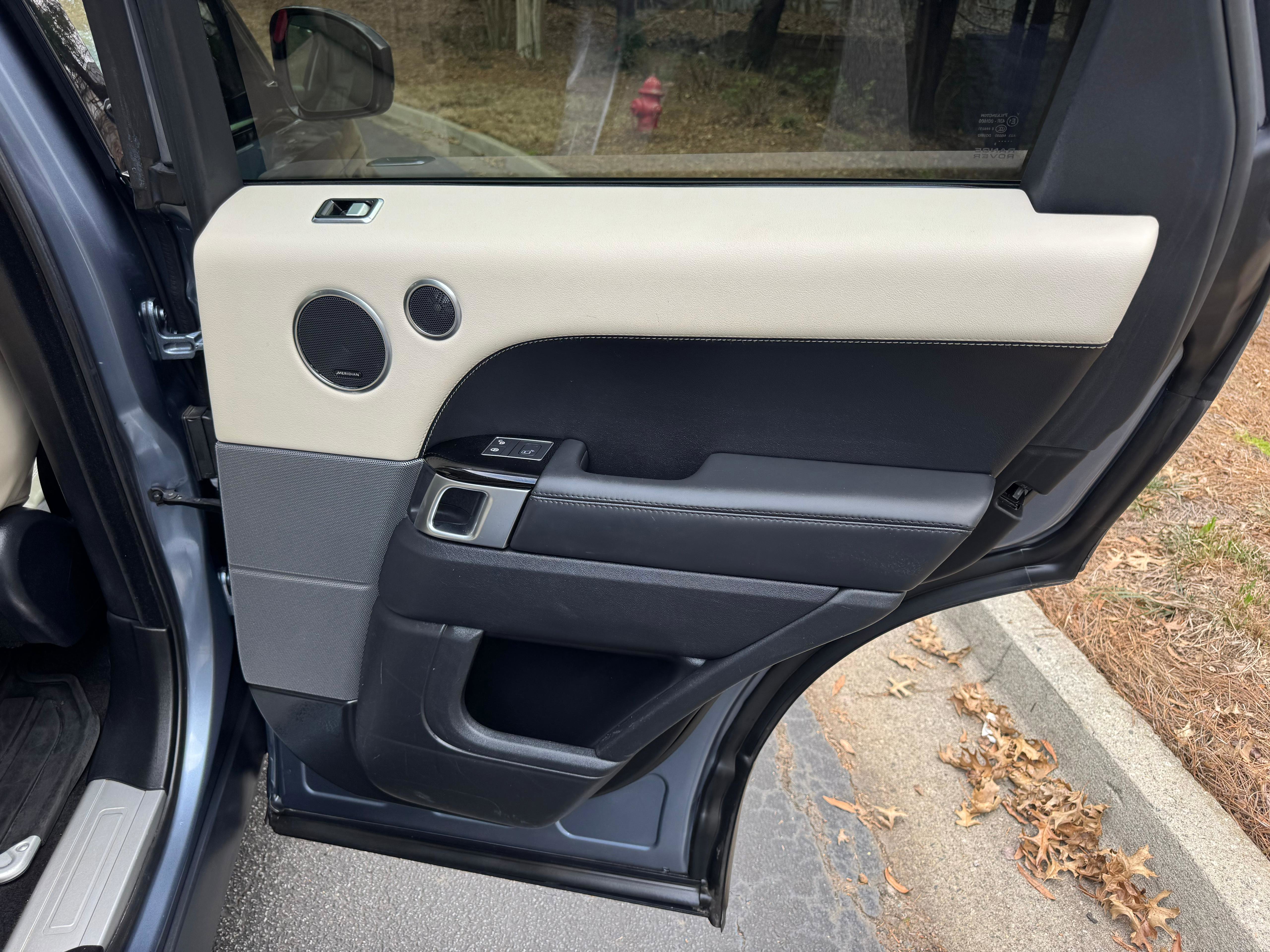 Used 2019 Land Rover Range Rover Sport HSE AWD/4WD image 36