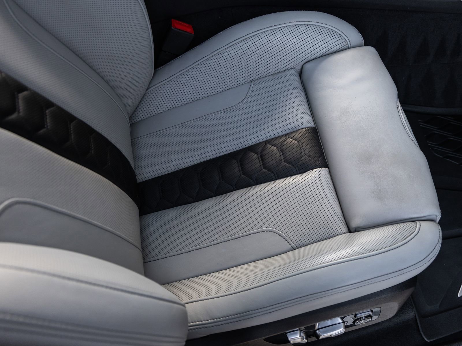 Used 2022 BMW X5 M w/ Executive Package image 44