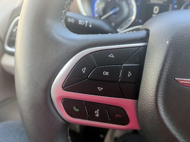 Used 2023 Chrysler Voyager LX image 30