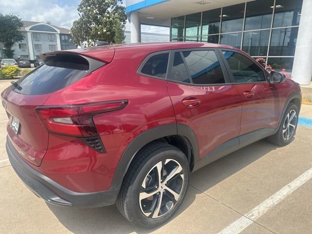 Used 2024 Chevrolet Trax RS FWD image 8