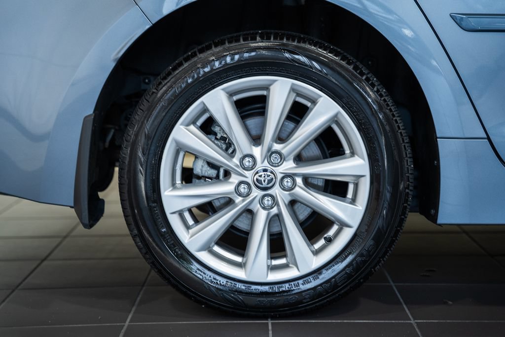 Used 2025 Toyota Corolla LE w/ LE Premium Package FWD image 14