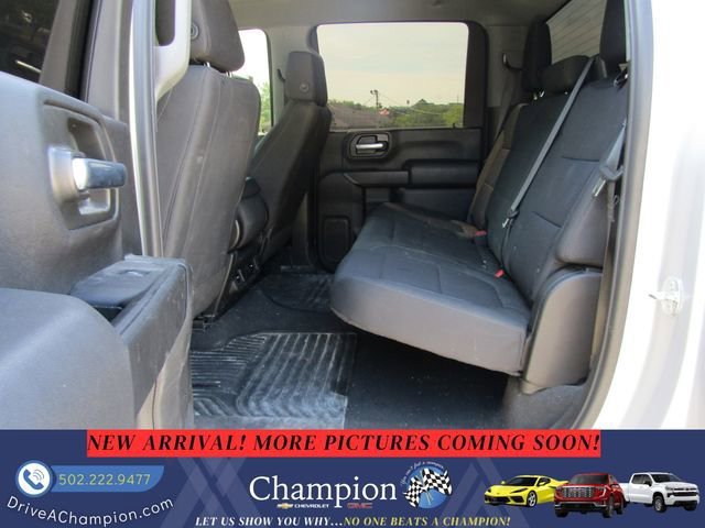 Used 2022 Chevrolet Silverado 2500 Custom w/ Custom Value Package AWD/4WD image 11