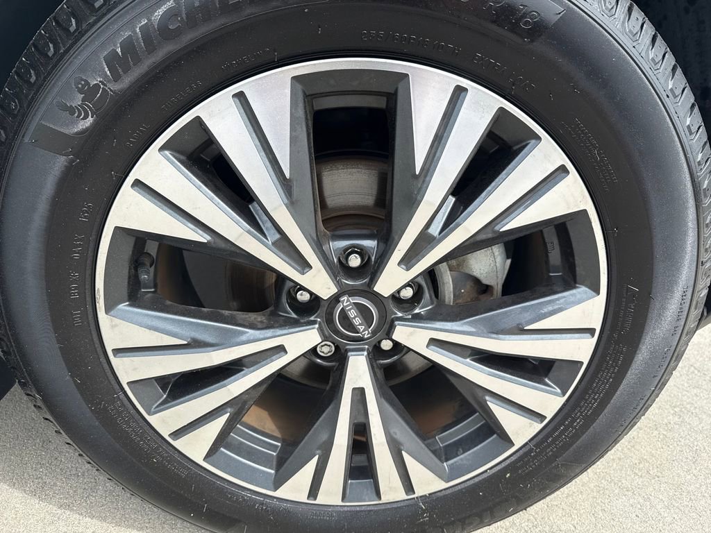 Used 2023 Nissan Rogue SV image 11