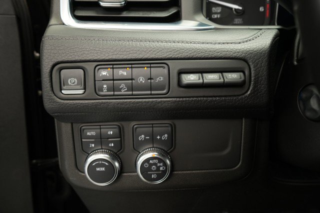 Used 2021 GMC Yukon Denali w/ Denali Premium Package AWD/4WD image 35