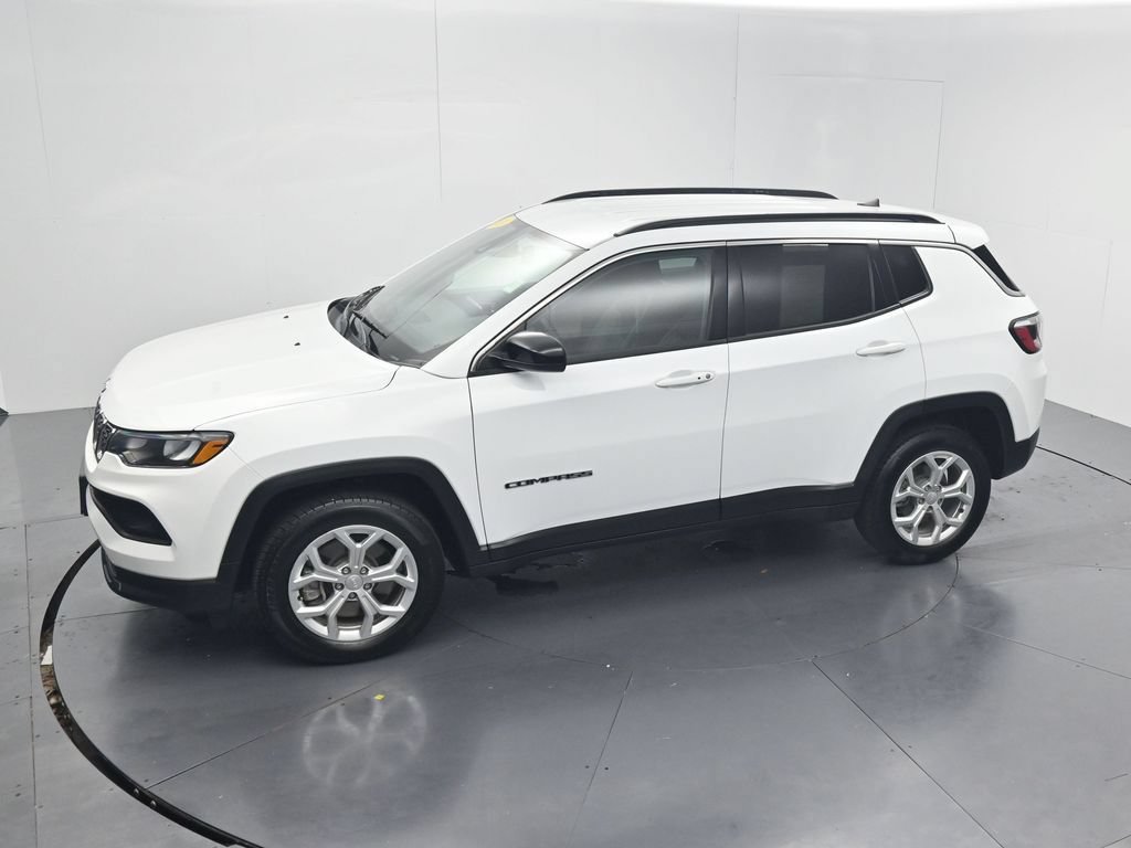 Used 2024 Jeep Compass Latitude AWD/4WD image 54