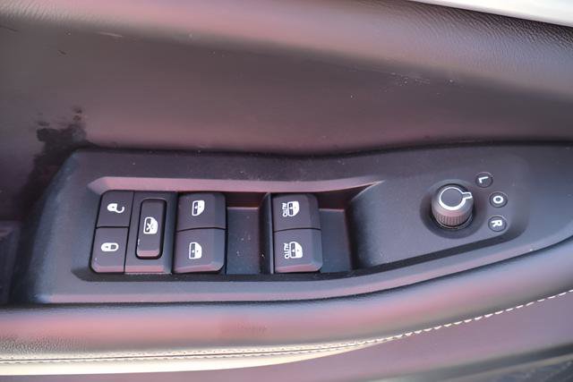 Used 2024 Jeep Grand Cherokee Limited AWD/4WD image 23