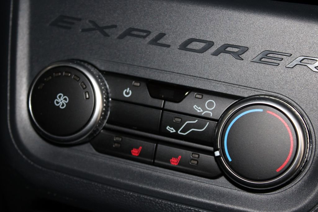 Used 2025 Ford Explorer ST image 38