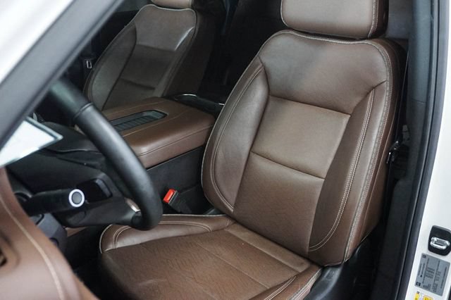 Used 2024 Chevrolet Tahoe High Country AWD/4WD image 12