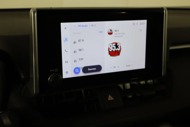 Used 2025 Toyota RAV4 XLE FWD image 27