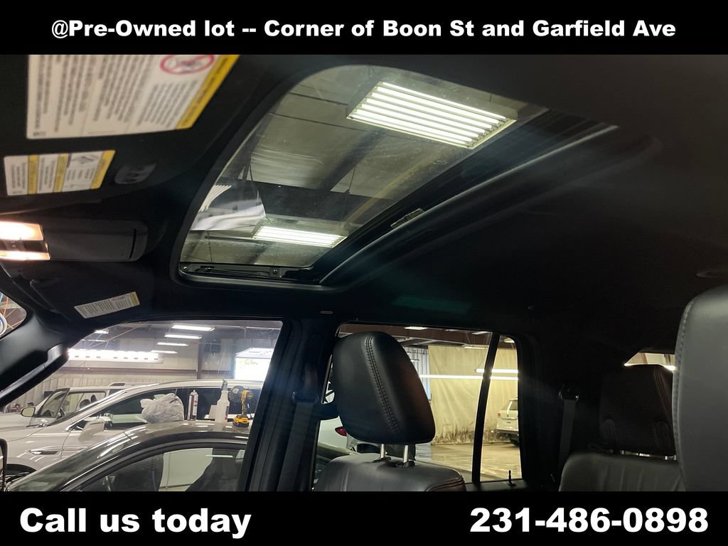 Used 2015 Lincoln Navigator 4WD image 13