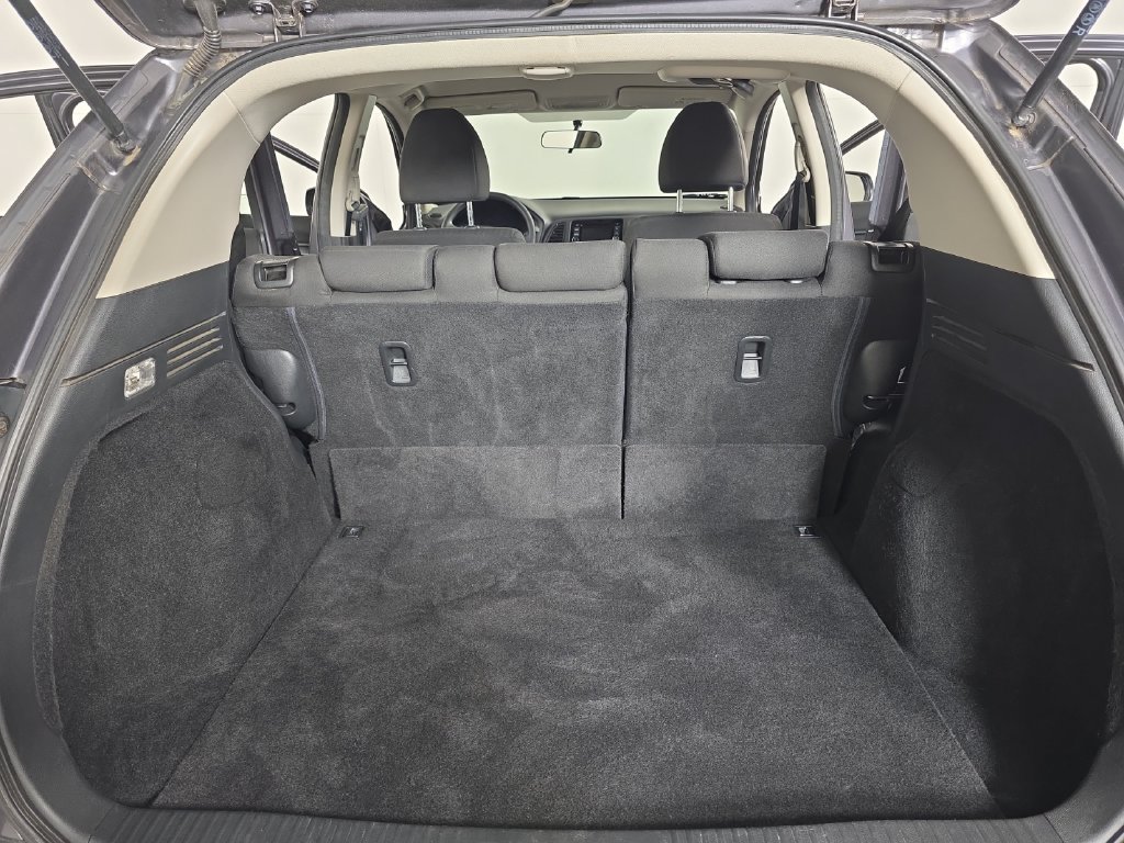 Used 2016 Honda HR-V LX image 26