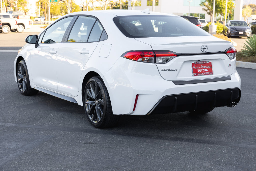 Used 2026 Toyota Corolla SE FWD image 7