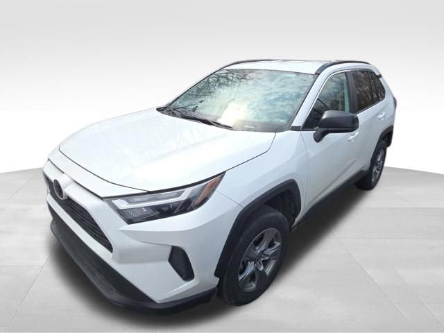 Used 2025 Toyota RAV4 LE image 9