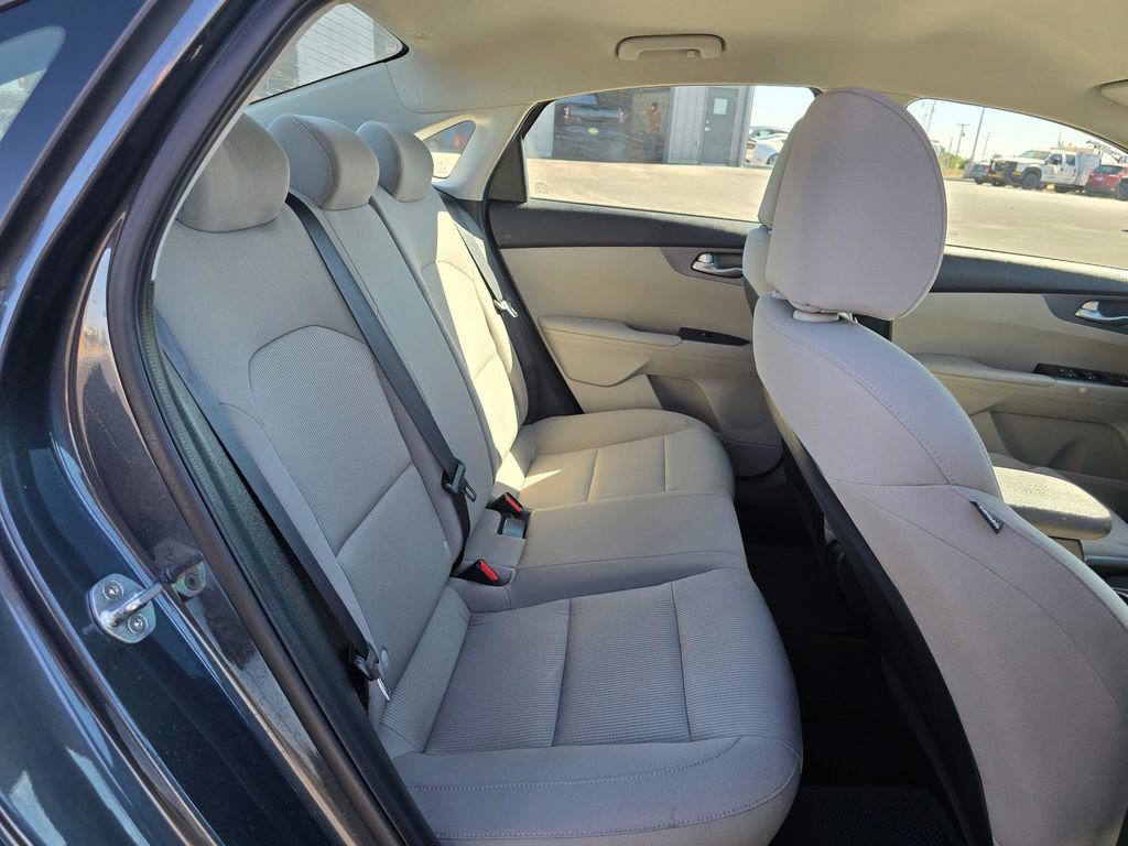 Used 2019 Kia Forte LXS FWD image 14