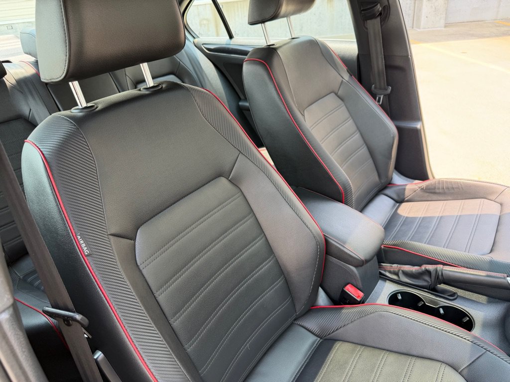 Used 2014 Volkswagen Jetta GLI FWD image 29