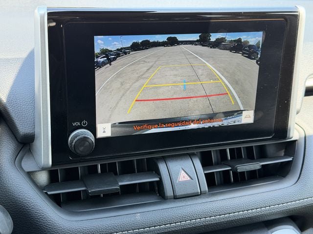 Used 2025 Toyota RAV4 XLE FWD image 17