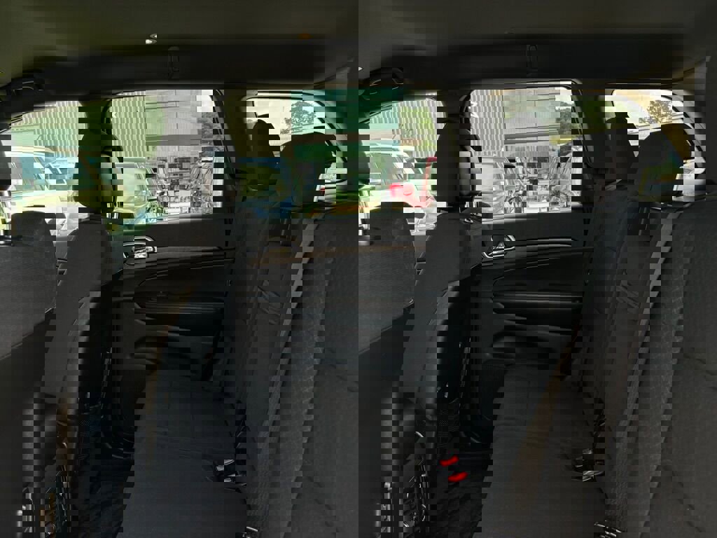 Used 2018 Jeep Grand Cherokee Laredo image 23