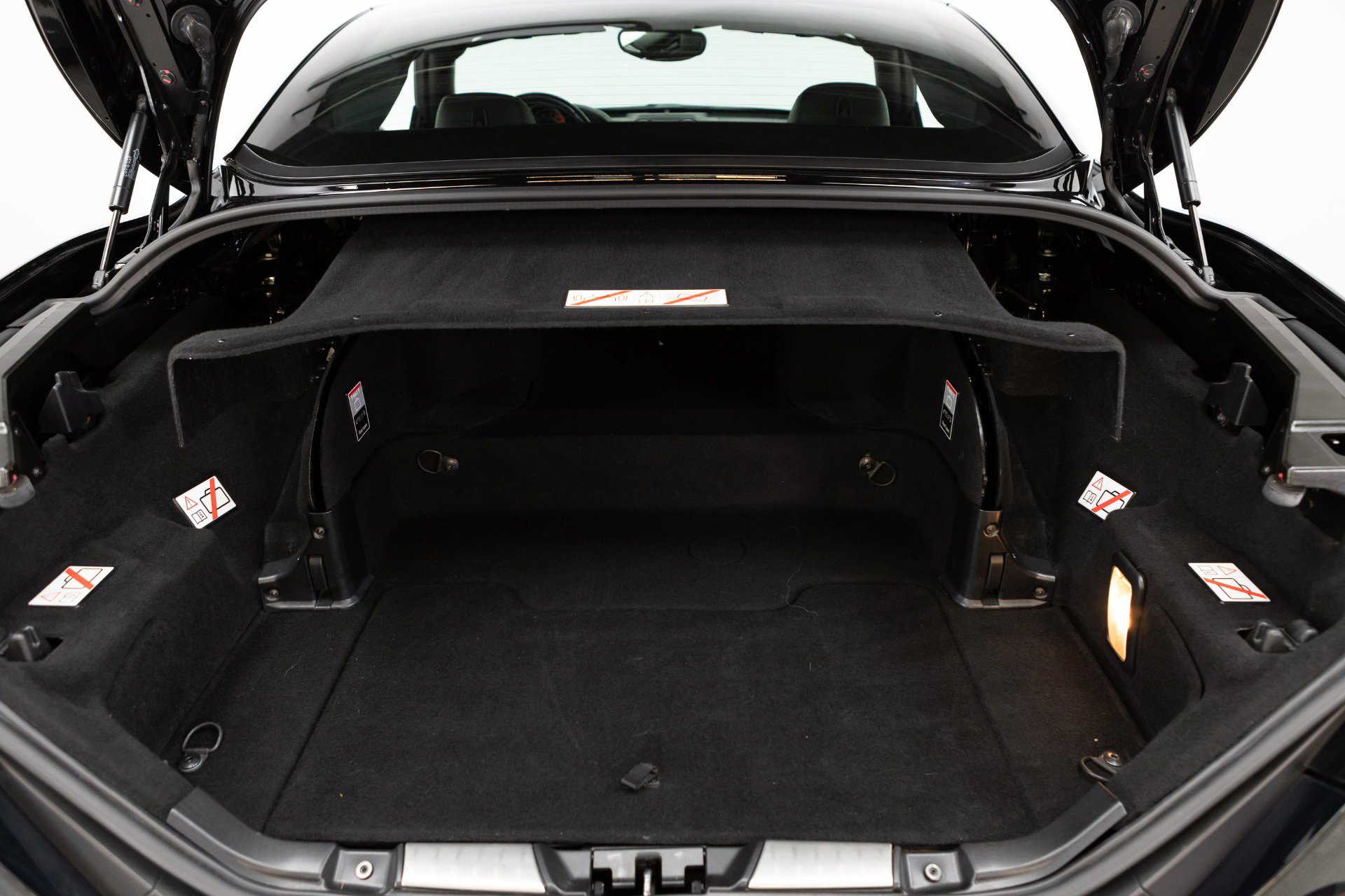 Used 2010 Ferrari California image 99