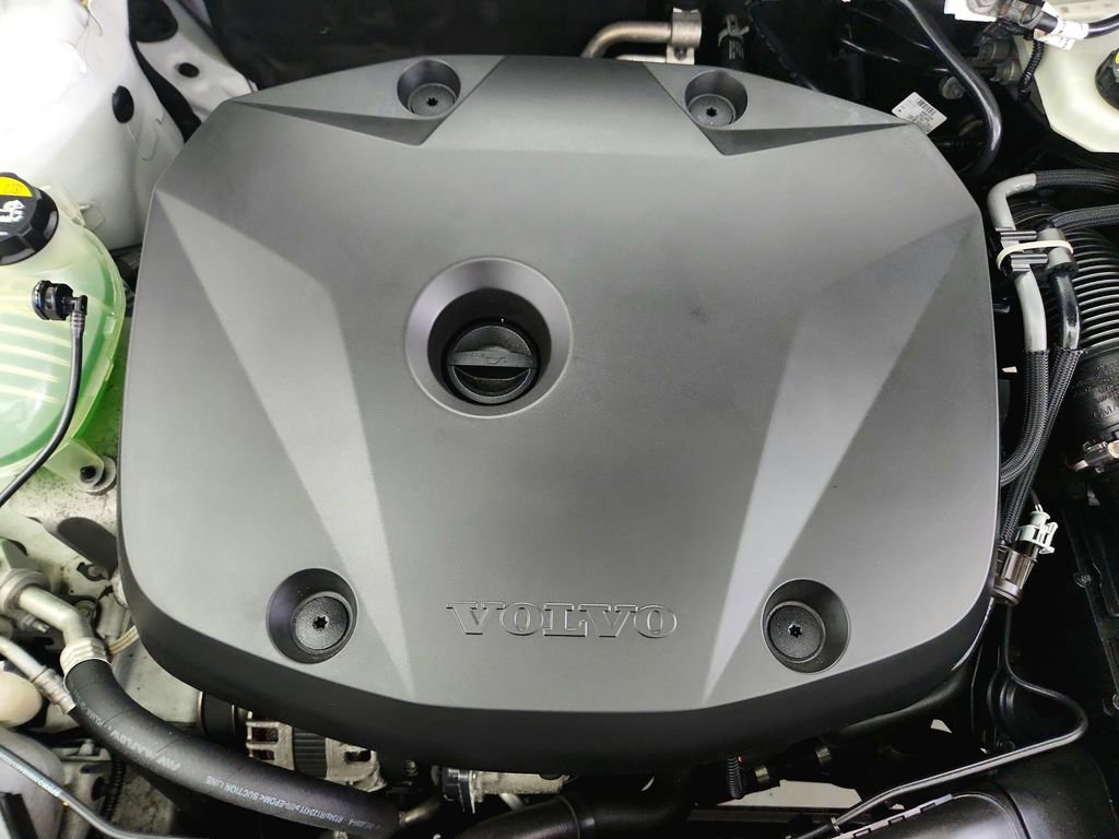 Used 2019 Volvo XC40 T5 R-Design AWD/4WD image 38