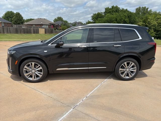 Used 2024 Cadillac XT6 Premium Luxury w/ Technology Package FWD image 2