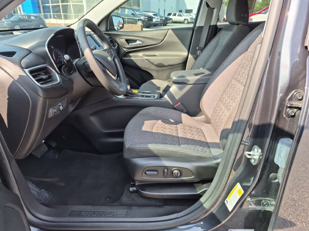 Used 2023 Chevrolet Equinox LT FWD image 16