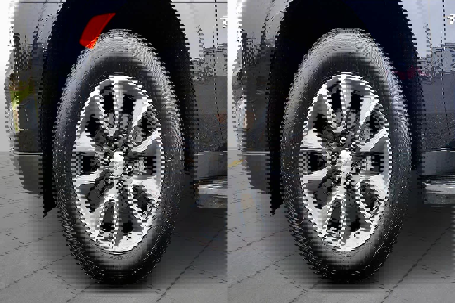 Used 2021 Chevrolet Tahoe LT w/ LT Signature Package image 11