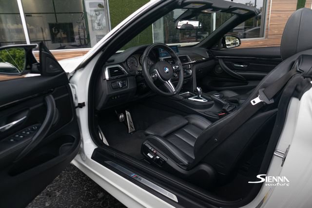 Used 2017 BMW M4 Convertible image 28