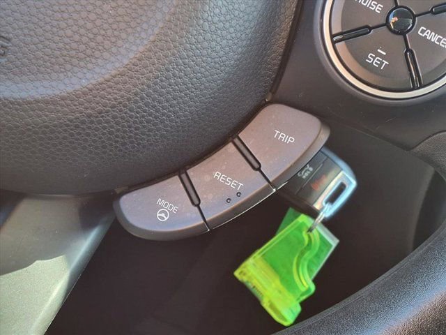 Used 2016 Kia Soul + image 16