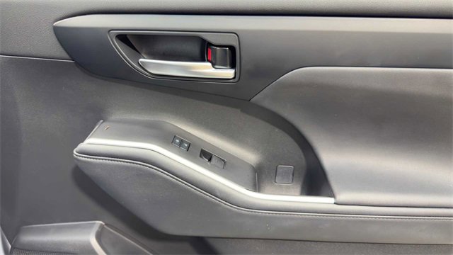 Used 2023 Toyota Highlander XLE image 15