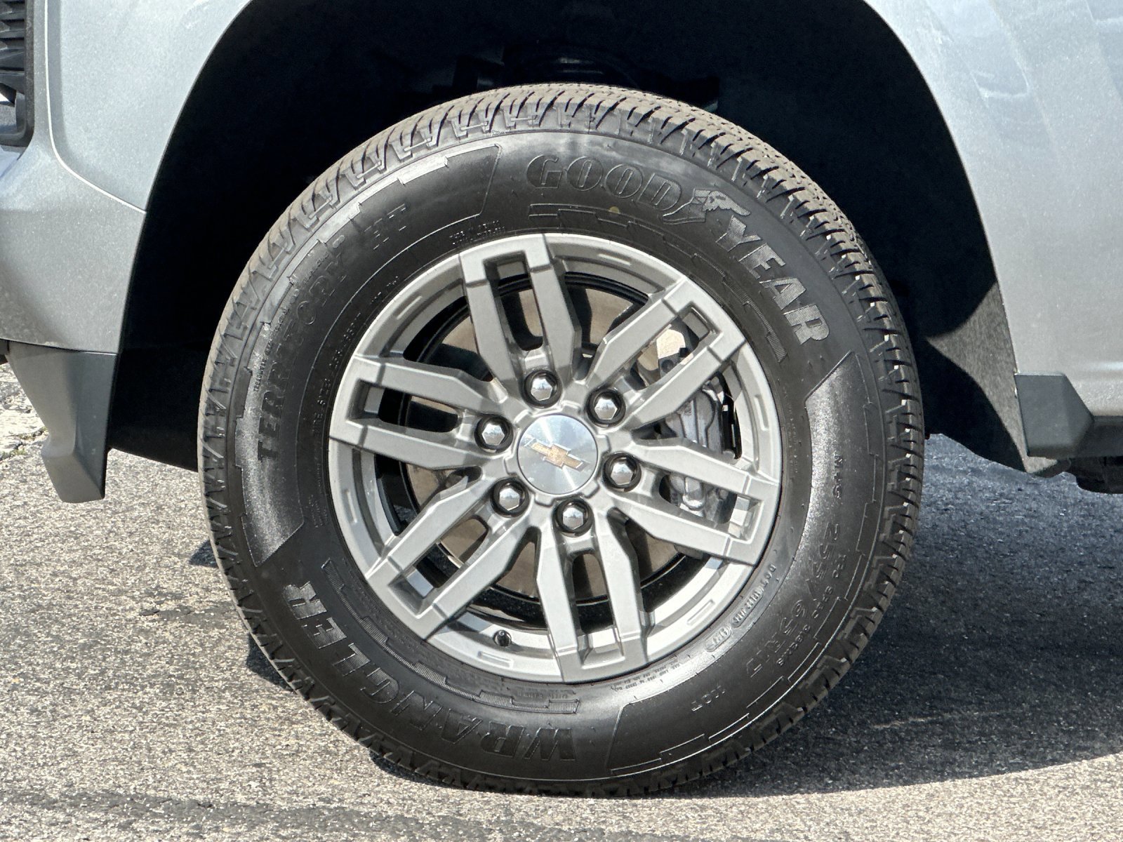 Used 2024 Chevrolet Colorado LT w/ LT Convenience Package II image 25