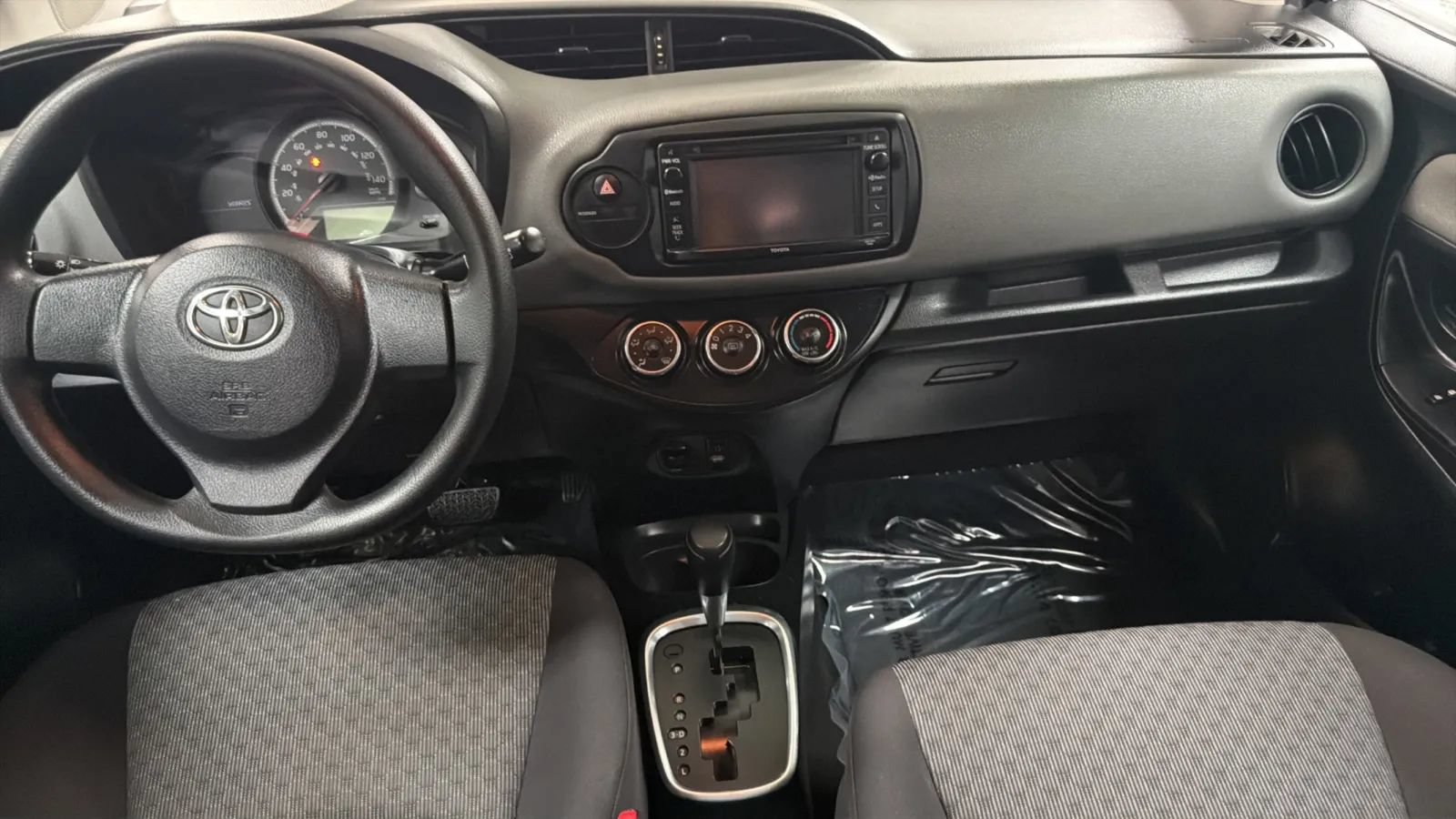 Used 2015 Toyota Yaris L FWD image 14