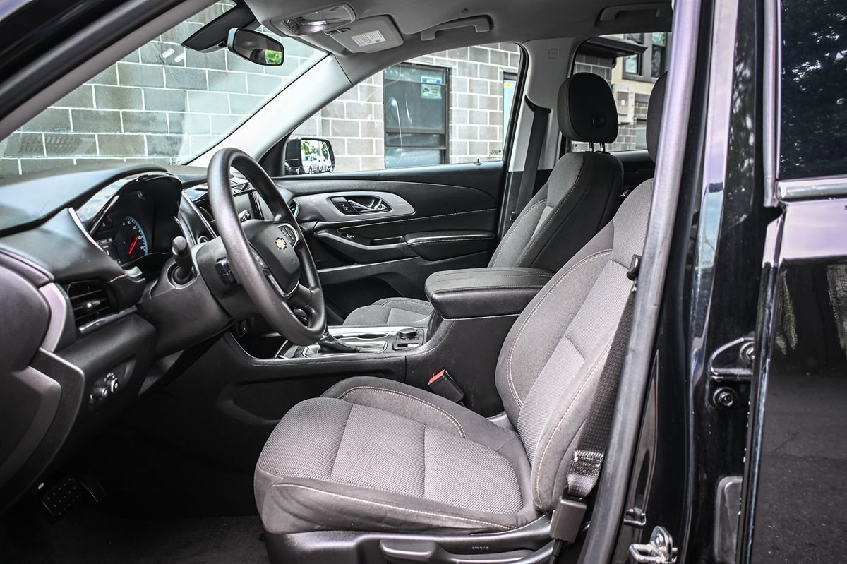 Used 2019 Chevrolet Traverse LS w/ LPO, Floor Liner Package AWD/4WD image 8