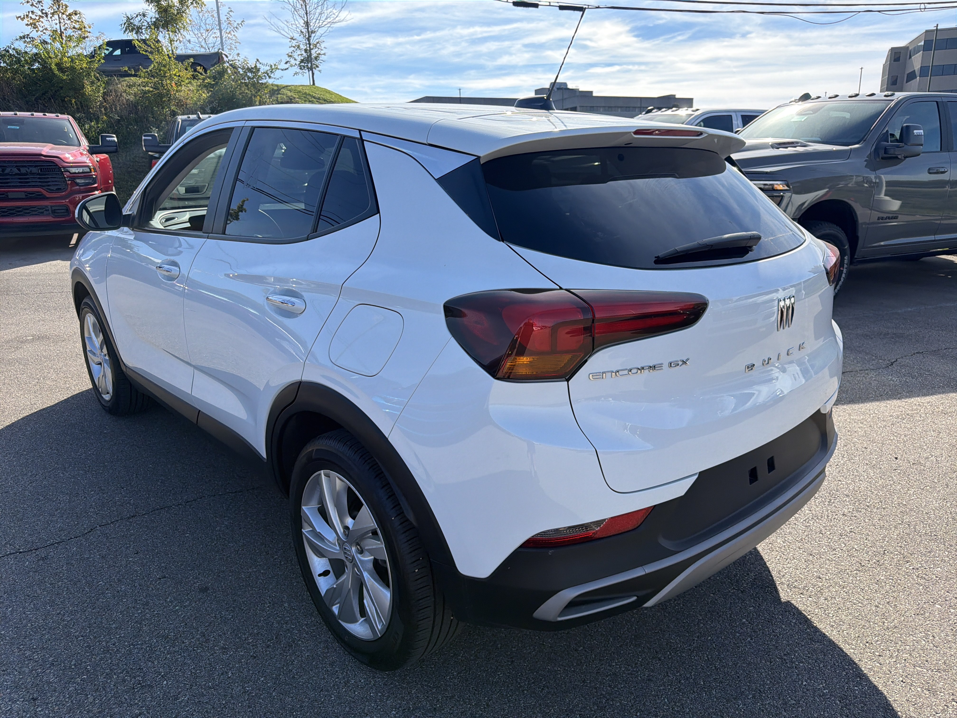 Used 2024 Buick Encore GX Preferred FWD image 9