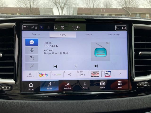 Used 2024 Chrysler Pacifica Touring-L image 16