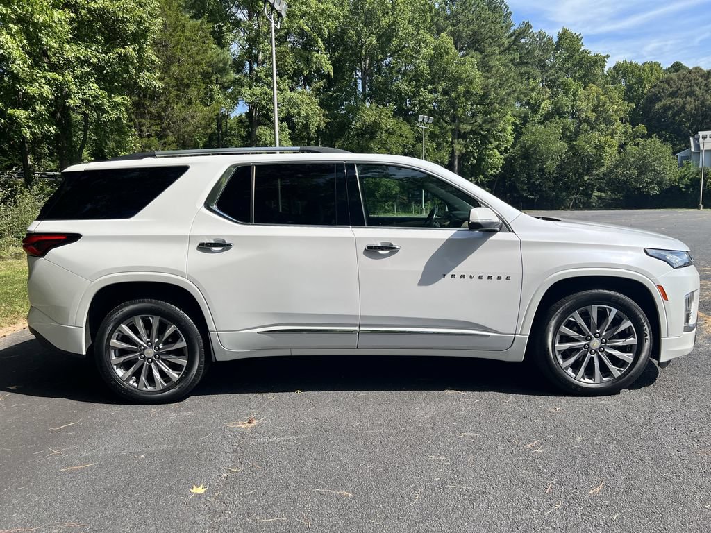 Used 2022 Chevrolet Traverse Premier AWD/4WD image 2