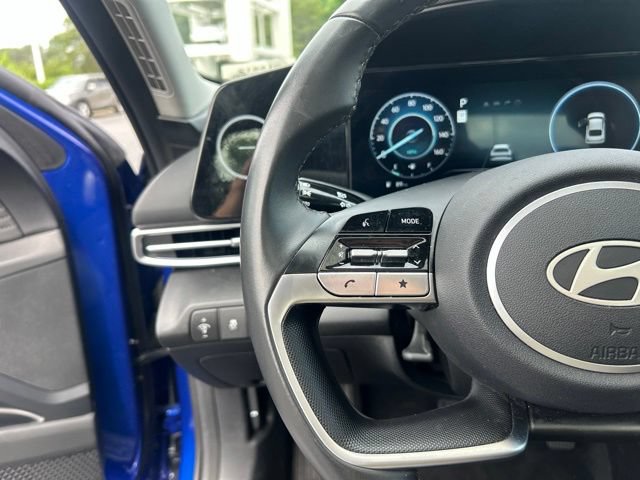 Used 2025 Hyundai Elantra SEL FWD image 19