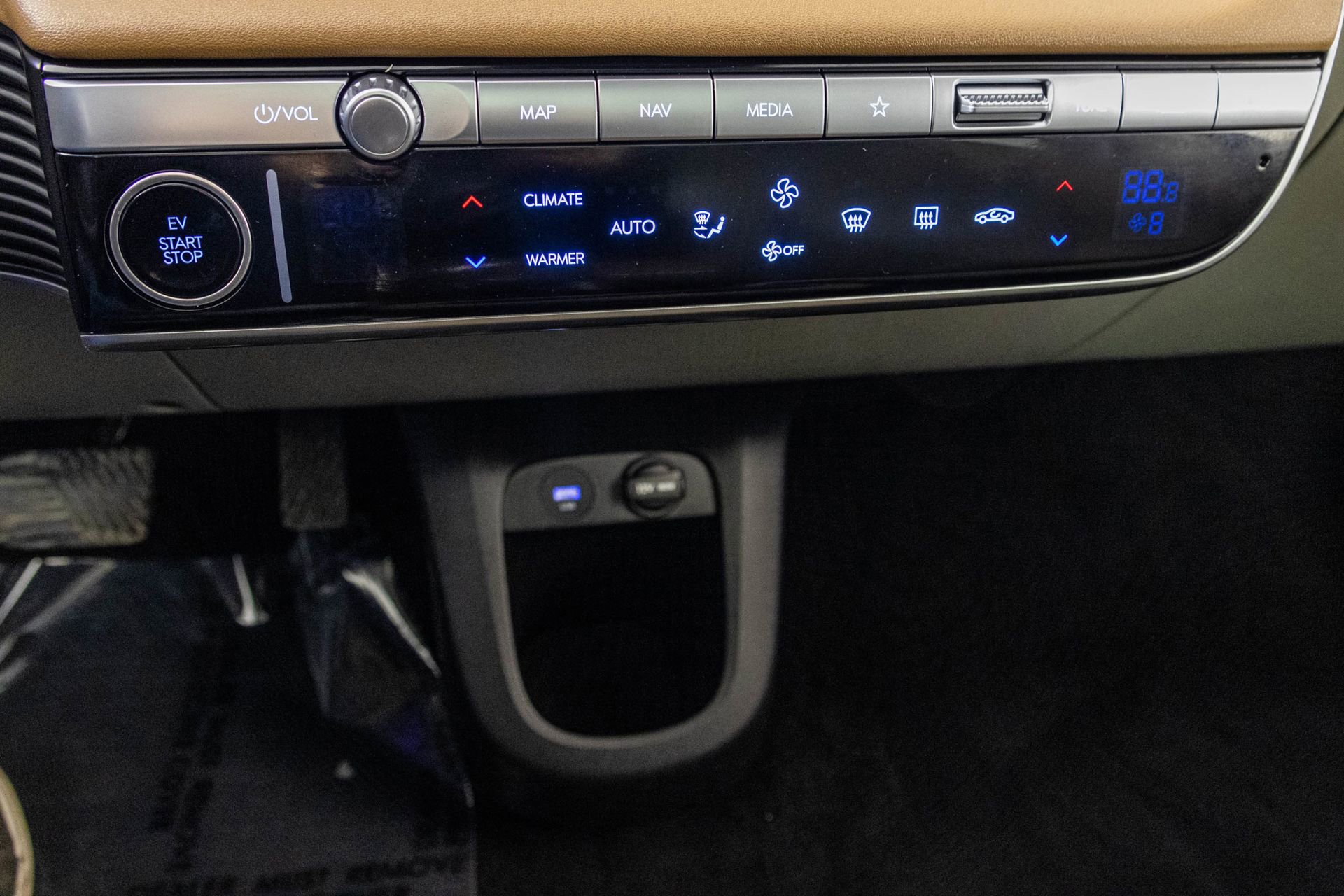 Used 2024 Hyundai Ioniq 5 Limited image 28