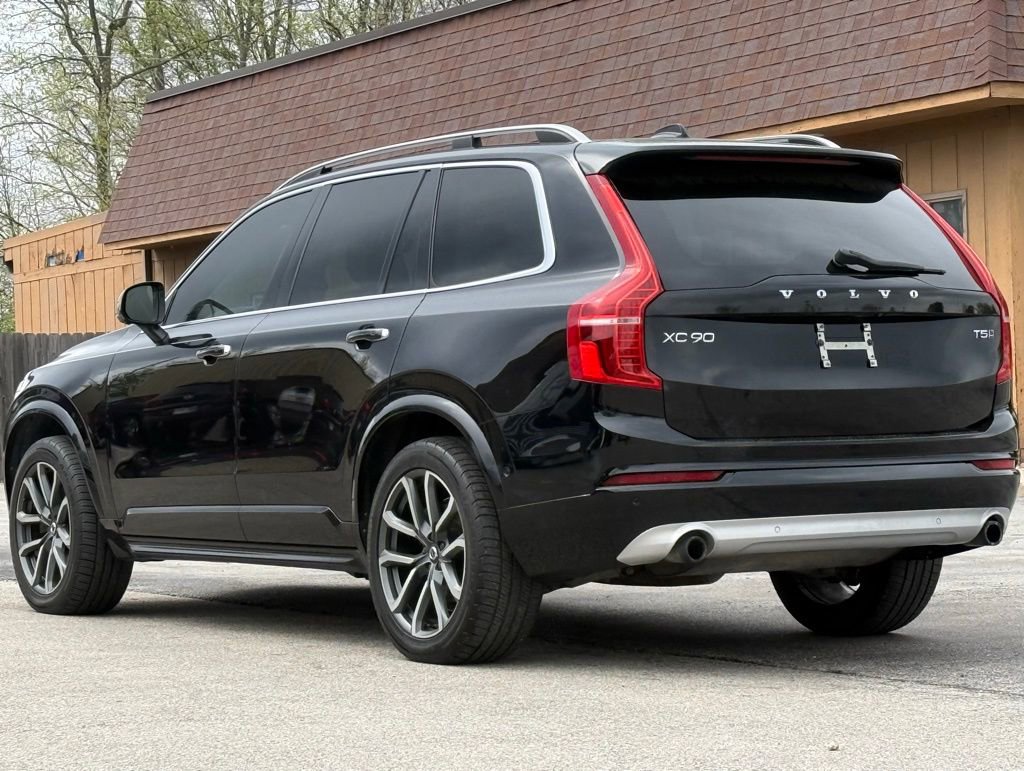 Used 2018 Volvo XC90 T5 Momentum w/ Convenience Package AWD/4WD image 3