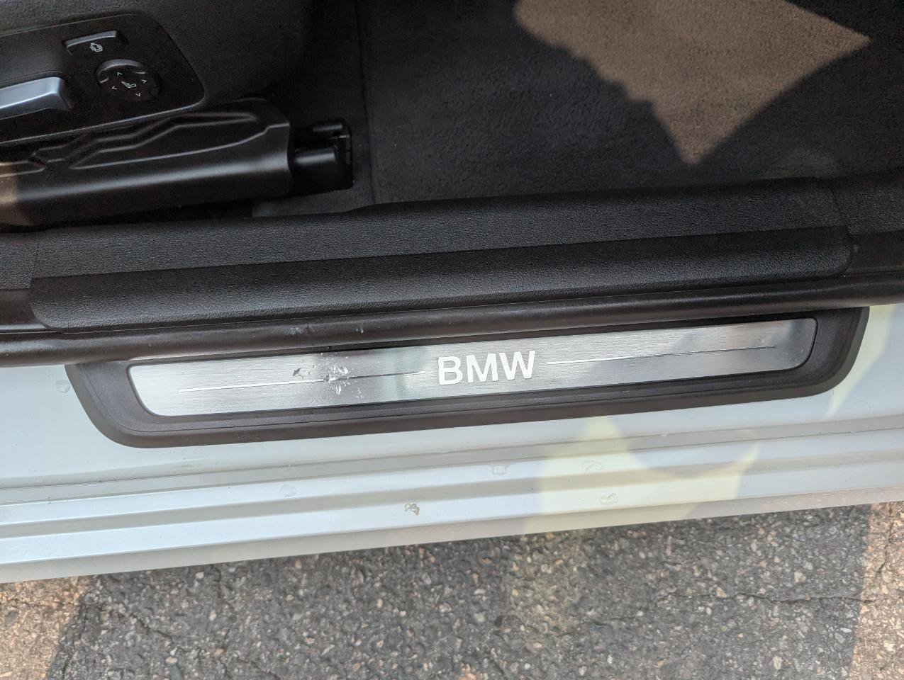 Used 2020 BMW 330i xDrive Sedan w/ Premium Package image 41