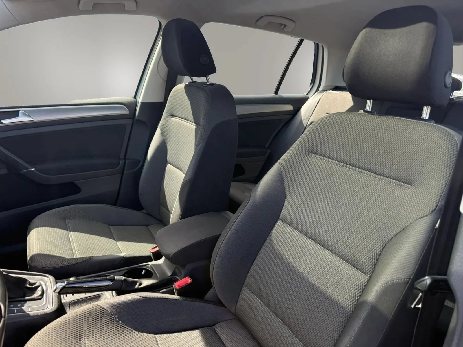 Used 2016 Volkswagen Golf S FWD image 15